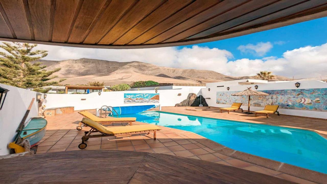 Bungalow Allende Famara Con Piscina Privada Y Ac Exteriör bild