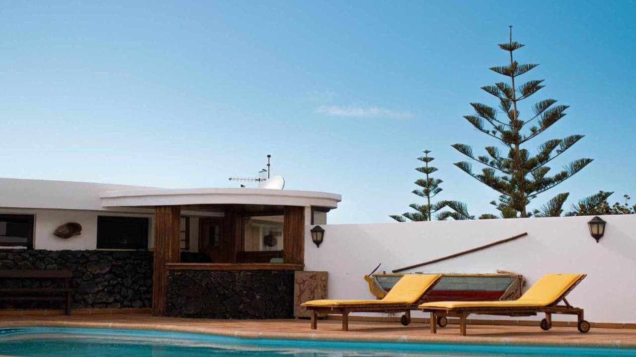 Bungalow Allende Famara Con Piscina Privada Y Ac Exteriör bild