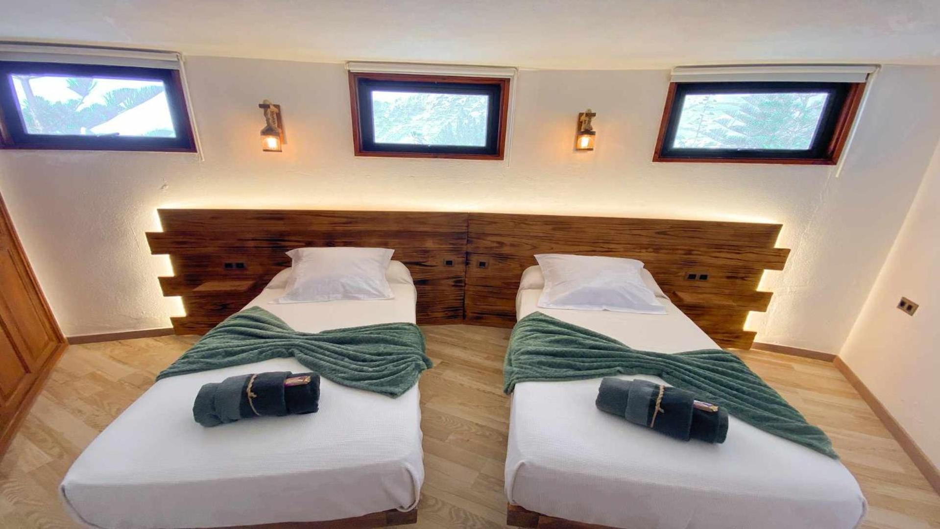 Bungalow Allende Famara Con Piscina Privada Y Ac Exteriör bild