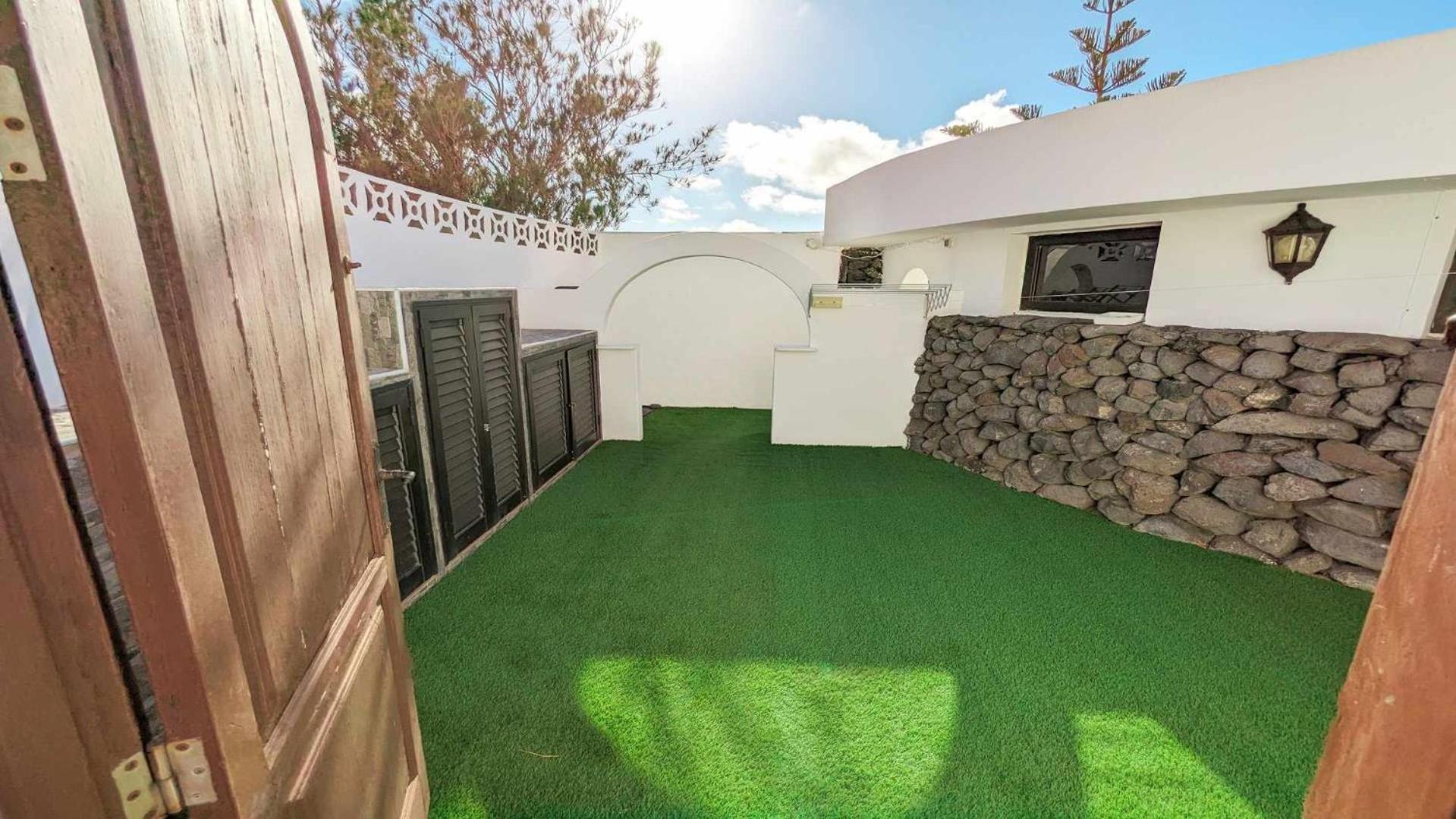 Bungalow Allende Famara Con Piscina Privada Y Ac Exteriör bild